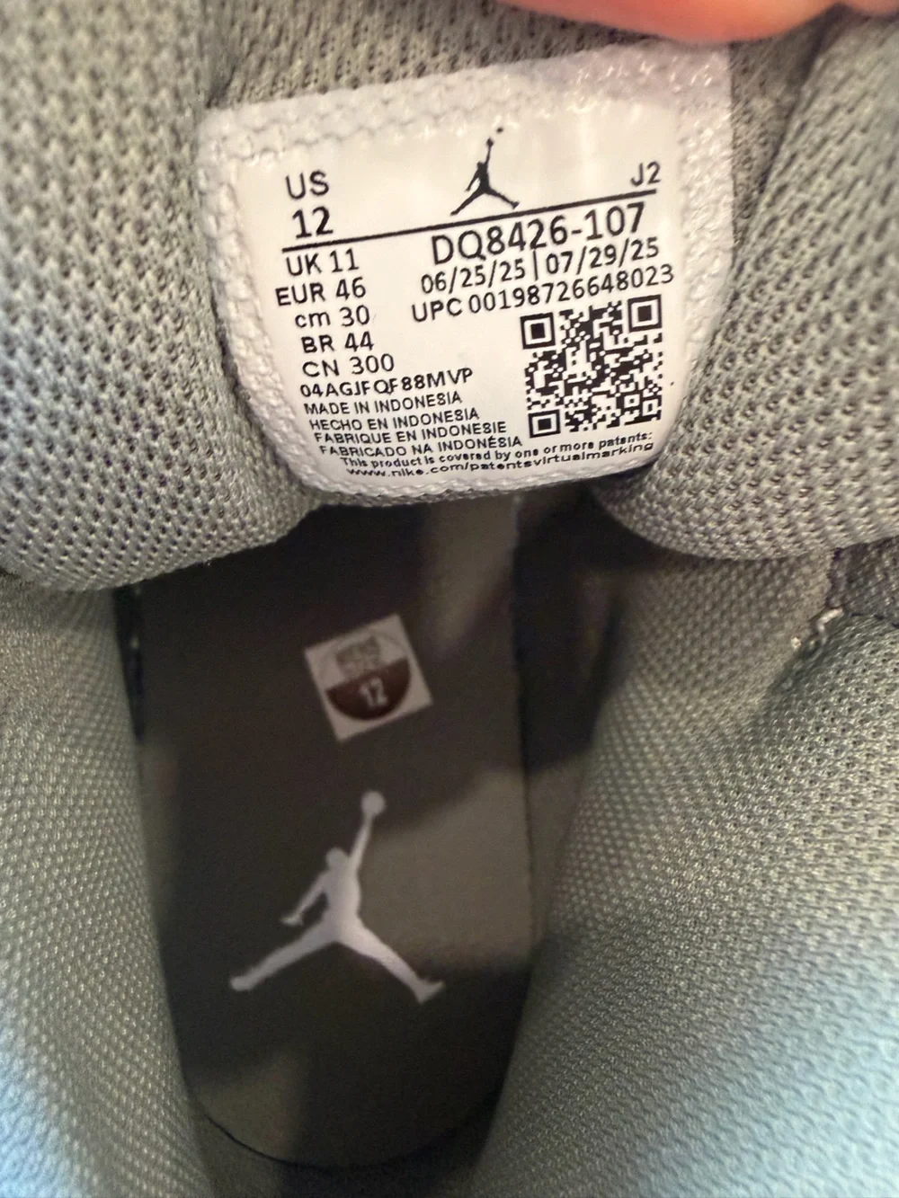 Nike Air Jordan 1 Mid Summit White Lichen Green